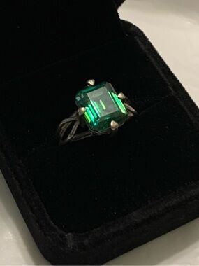 Vintage Style Emerald Cut Lab-Created Green Stone Ring | 925 Sterling Silver